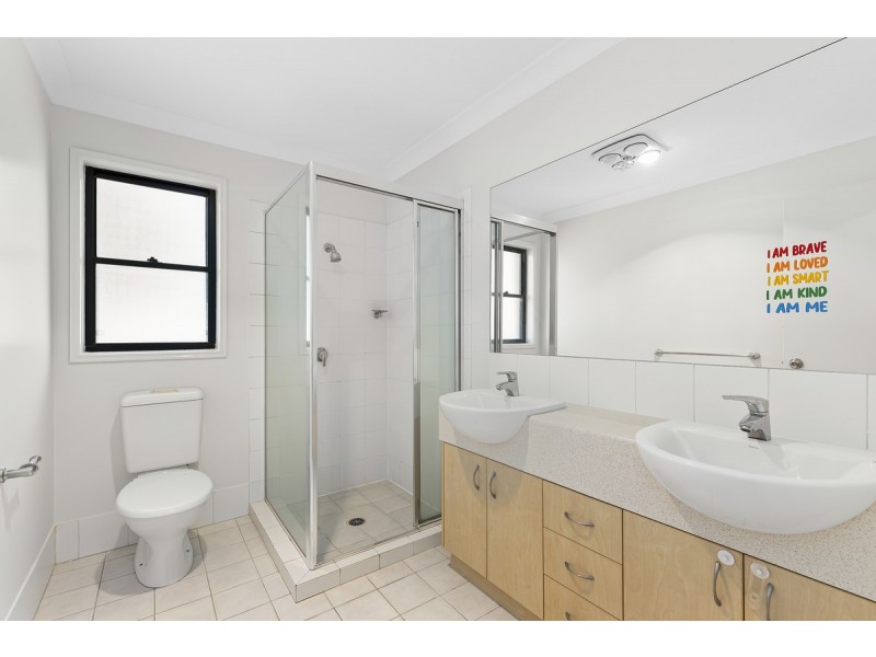 2/53 Gordon Street, Labrador QLD 4215