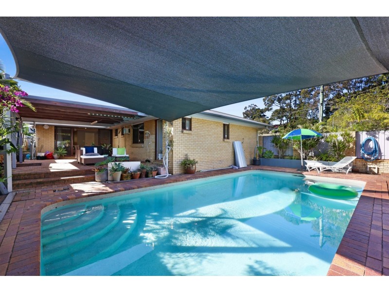 1 Dampier Court, Molendinar QLD 4214