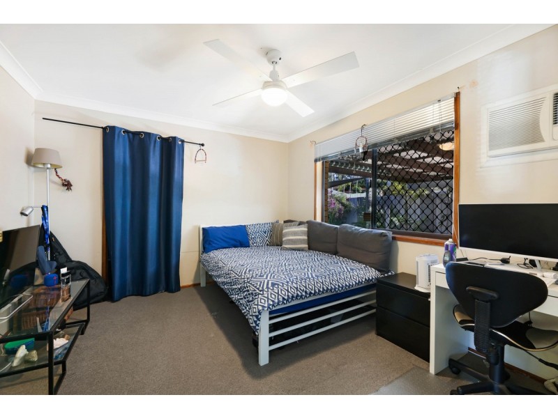 1 Dampier Court, Molendinar QLD 4214