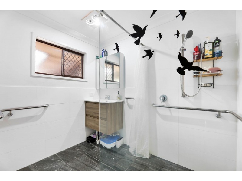 1 Dampier Court, Molendinar QLD 4214