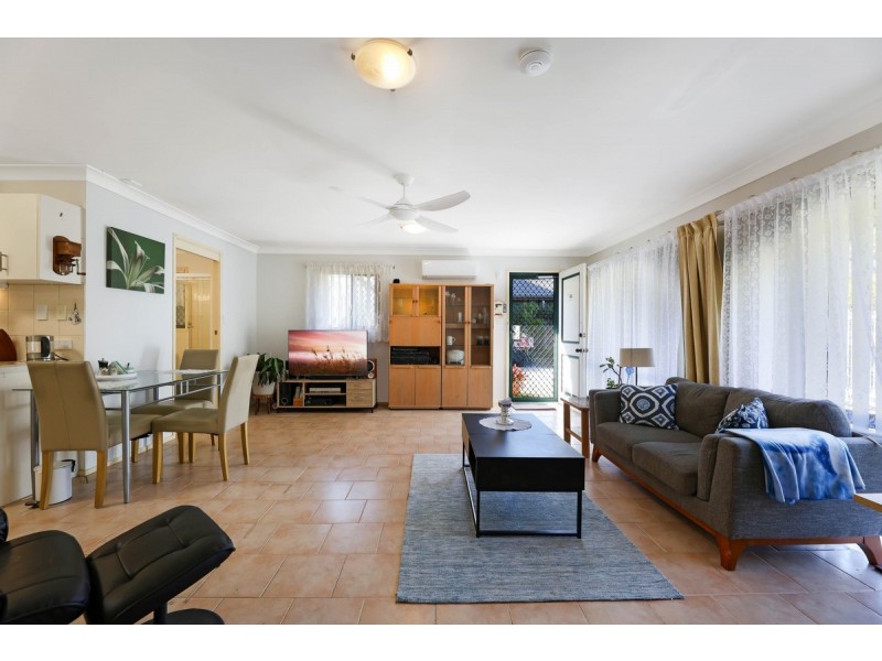 1 Dampier Court, Molendinar QLD 4214