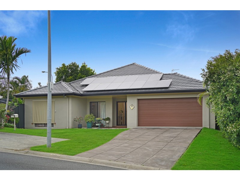 2 Lantau Crescent, Varsity Lakes QLD 4227