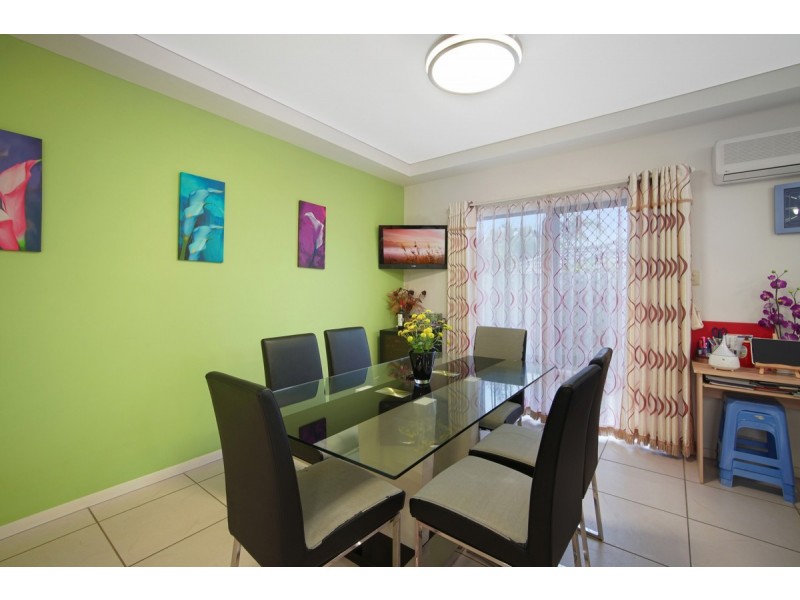 2 Lantau Crescent, Varsity Lakes QLD 4227