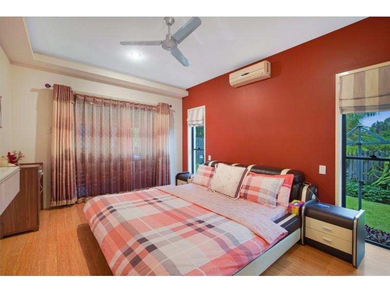 2 Lantau Crescent, Varsity Lakes QLD 4227