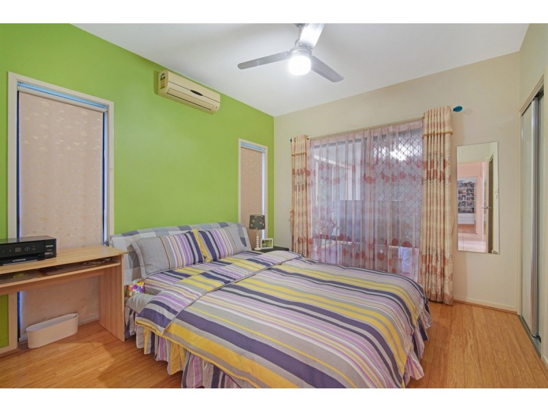 2 Lantau Crescent, Varsity Lakes QLD 4227