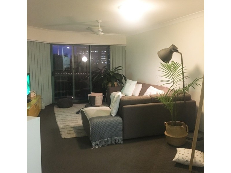 18/45 Pohlman Street, Southport QLD 4215