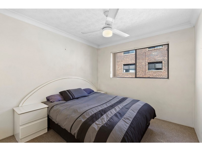 16/33 Lenneberg Street, Southport QLD 4215