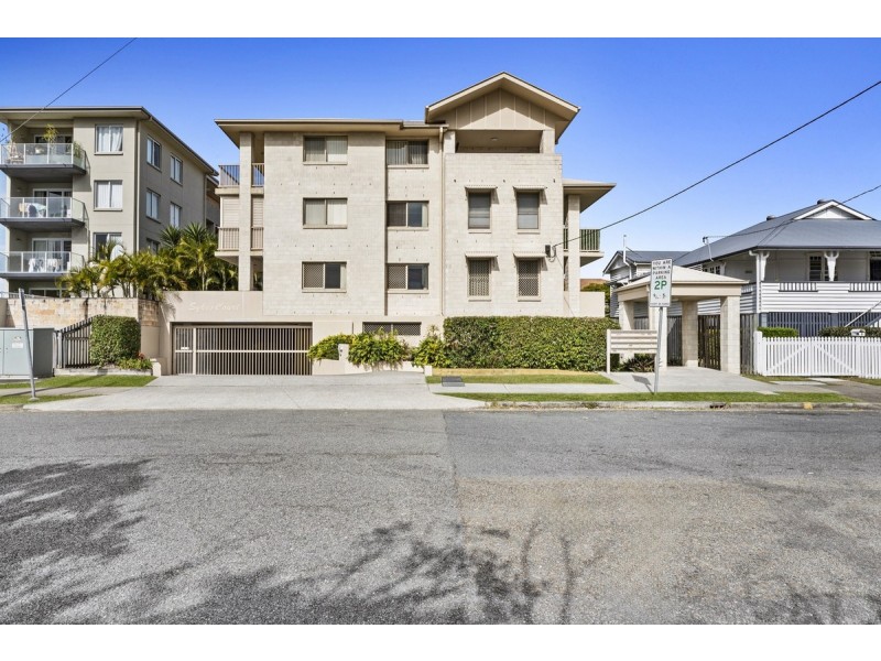 2/4 Sykes Court, Southport QLD 4215