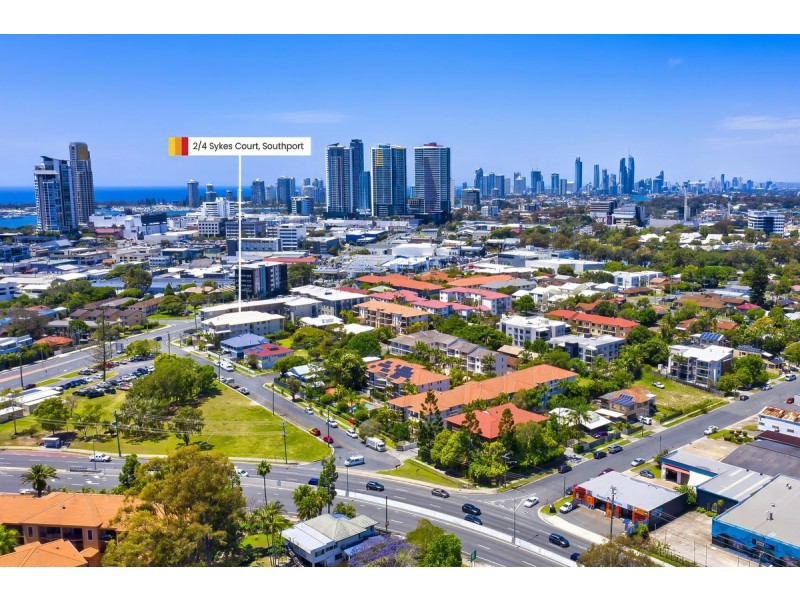 2/4 Sykes Court, Southport QLD 4215