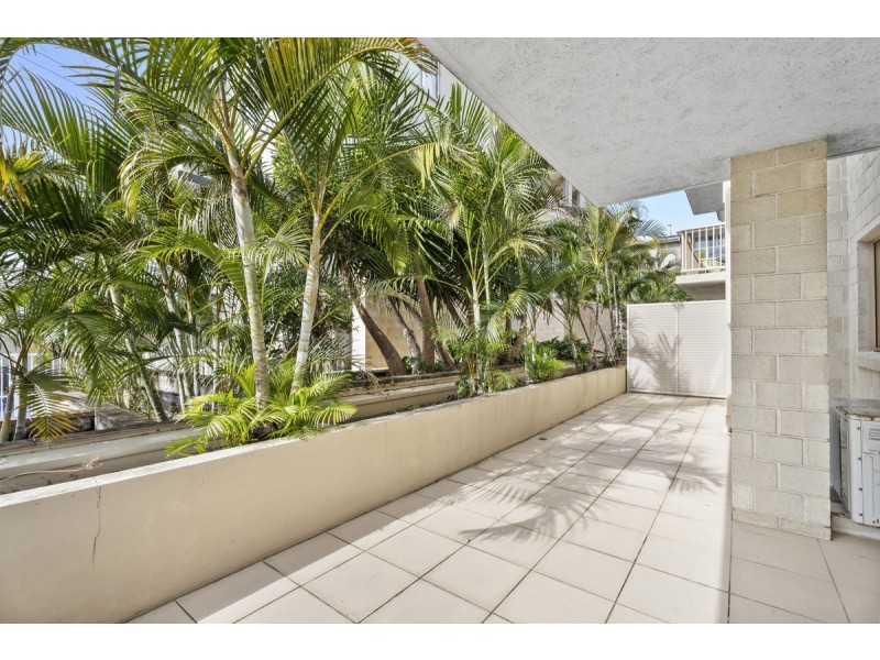 2/4 Sykes Court, Southport QLD 4215