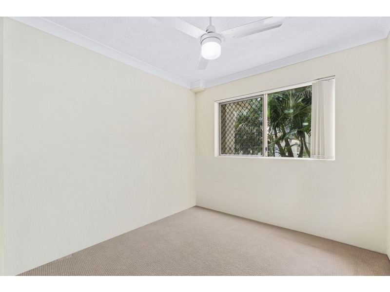 2/4 Sykes Court, Southport QLD 4215