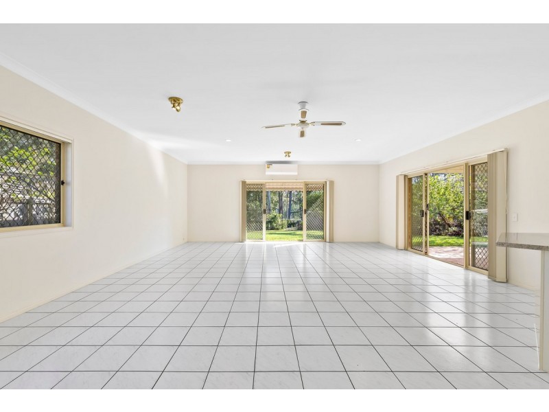 18 Arnold Palmer Drive, Parkwood QLD 4214