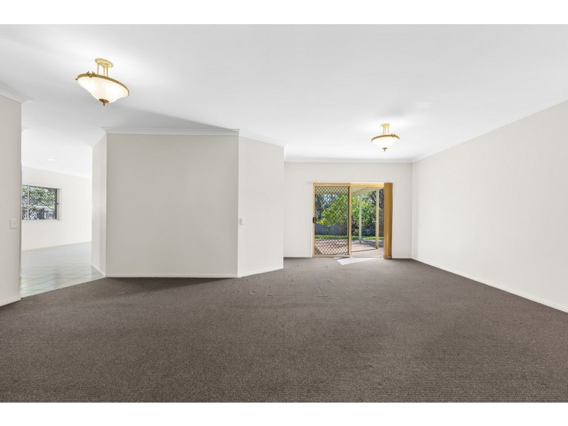 18 Arnold Palmer Drive, Parkwood QLD 4214