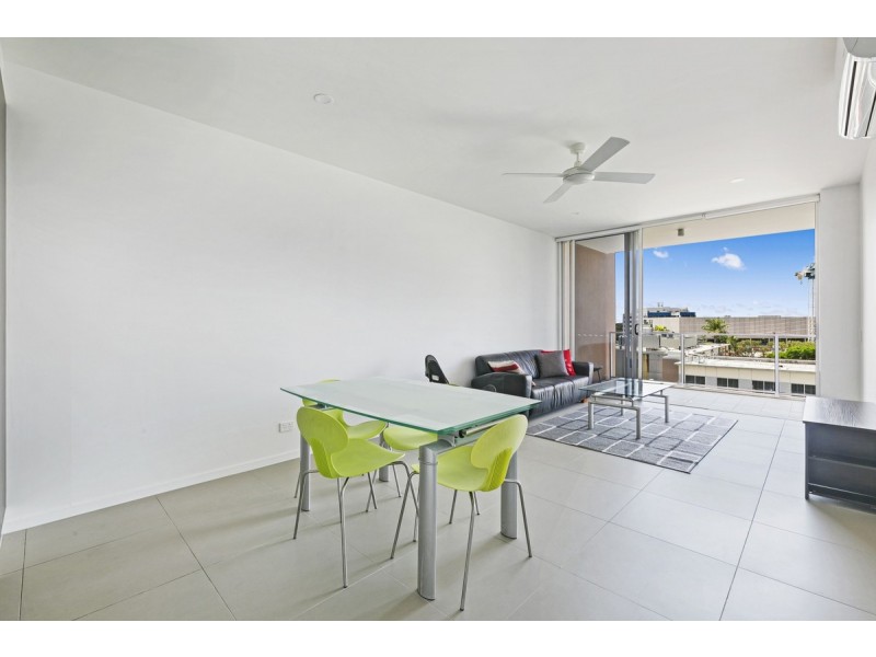 701/26 Spendelove Avenue, Southport QLD 4215