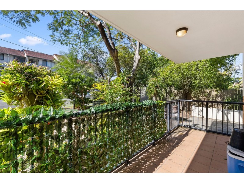 1/4 Waverley Street, Southport QLD 4215