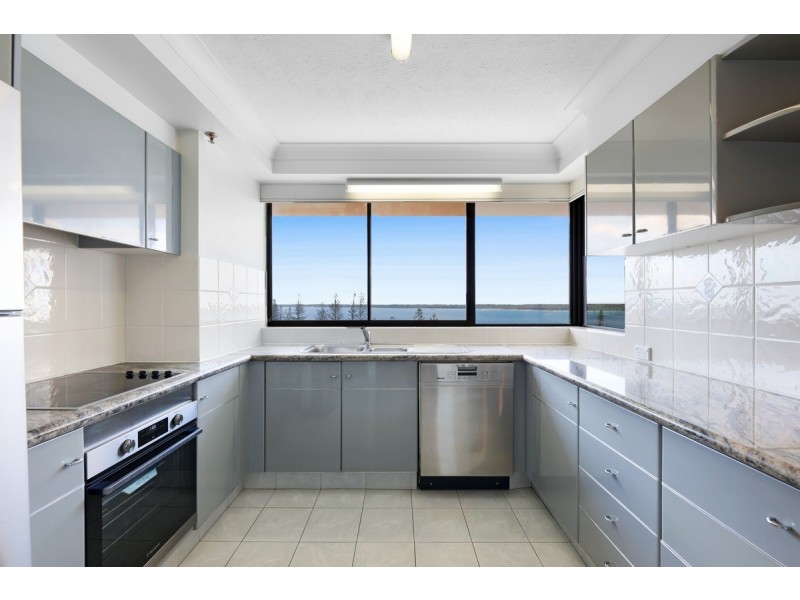 25/5-7 Oatland Esplanade, Runaway Bay QLD 4216