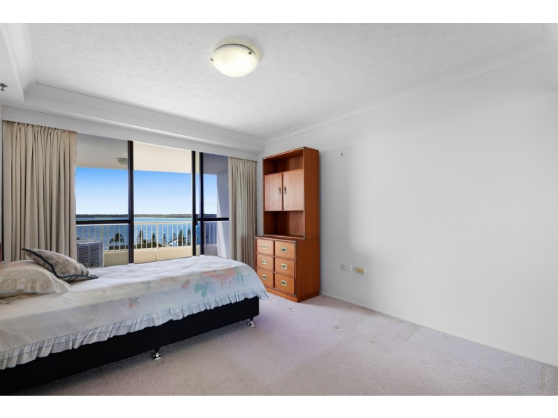 25/5-7 Oatland Esplanade, Runaway Bay QLD 4216
