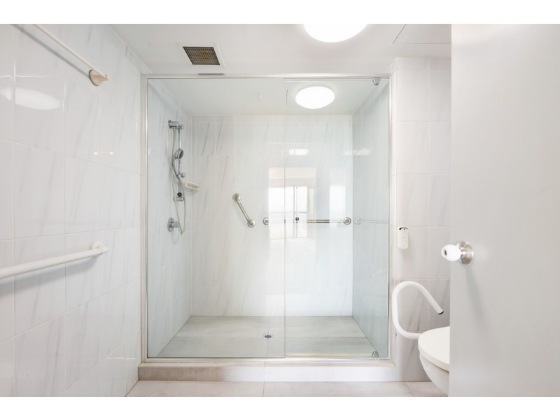 25/5-7 Oatland Esplanade, Runaway Bay QLD 4216
