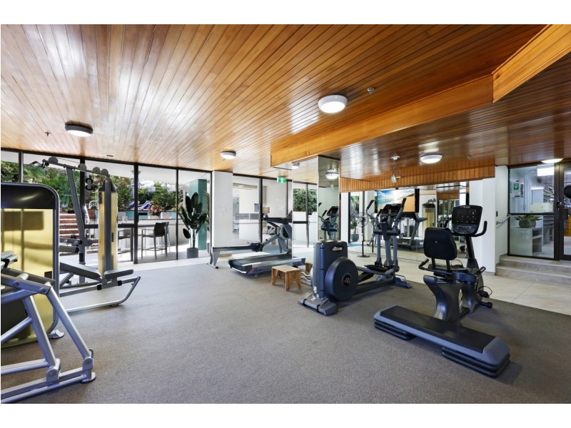 25/5-7 Oatland Esplanade, Runaway Bay QLD 4216