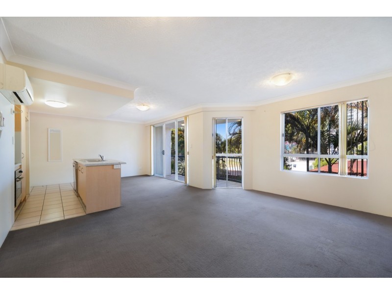 21/3 Norman Street, Southport QLD 4215