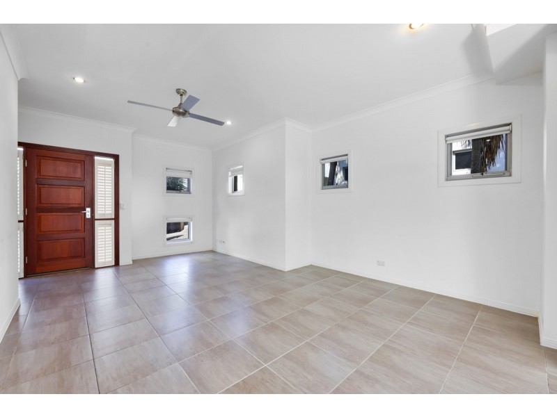 3/5 Ashbourne Terrace, Biggera Waters QLD 4216