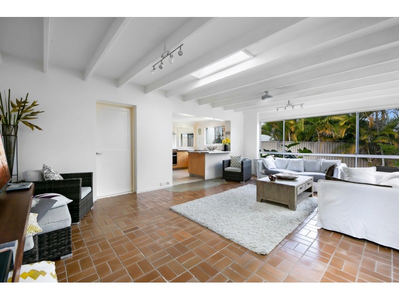 2 Adler Court, Benowa Waters QLD 4217