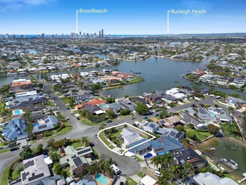 2 Adler Court, Benowa Waters QLD 4217