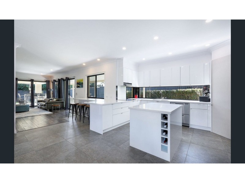 30 Abby Crescent, Ashmore QLD 4214