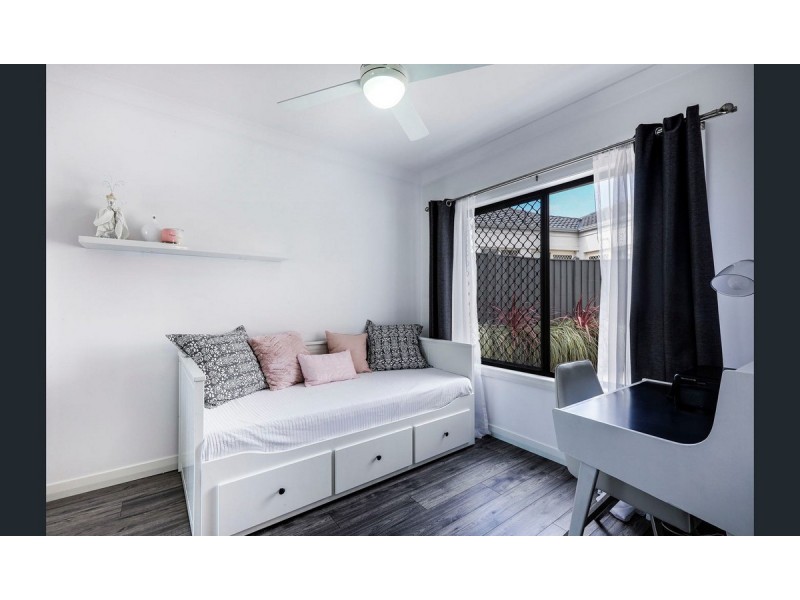 30 Abby Crescent, Ashmore QLD 4214