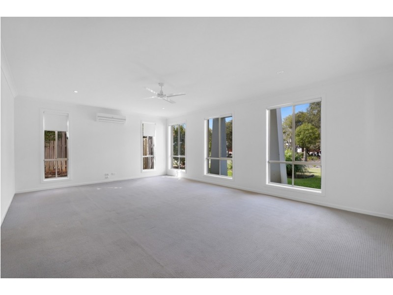 10 Benecia Avenue, Coomera Waters QLD 4209