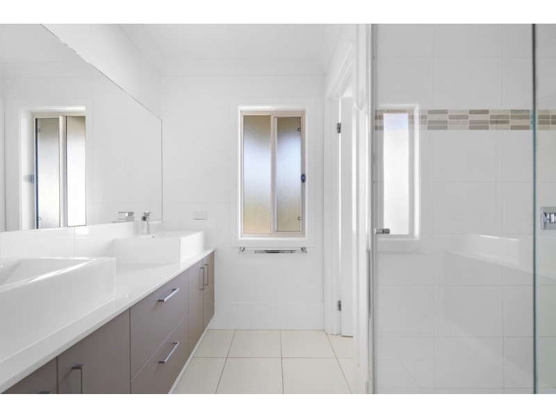 10 Benecia Avenue, Coomera Waters QLD 4209