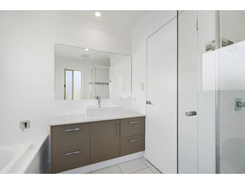 10 Benecia Avenue, Coomera Waters QLD 4209