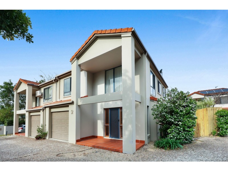 2/120 Pohlman Street, Southport QLD 4215