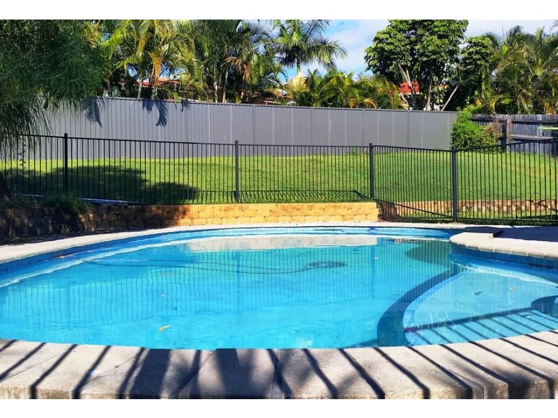 67 Allied Drive, Arundel QLD 4214