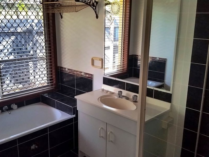 67 Allied Drive, Arundel QLD 4214