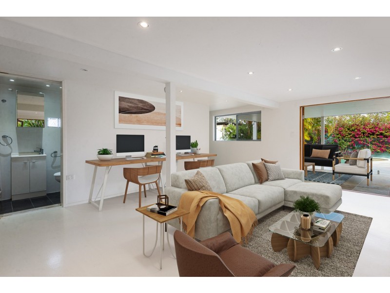 8 Ridgeway Avenue, Southport QLD 4215