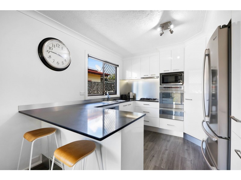 16 Sydney Street, Labrador QLD 4215