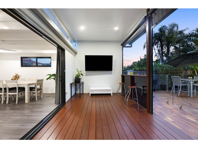 16 Sydney Street, Labrador QLD 4215