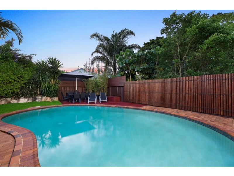 16 Sydney Street, Labrador QLD 4215