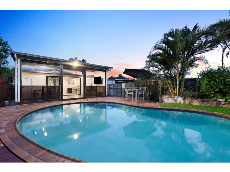 16 Sydney Street, Labrador QLD 4215