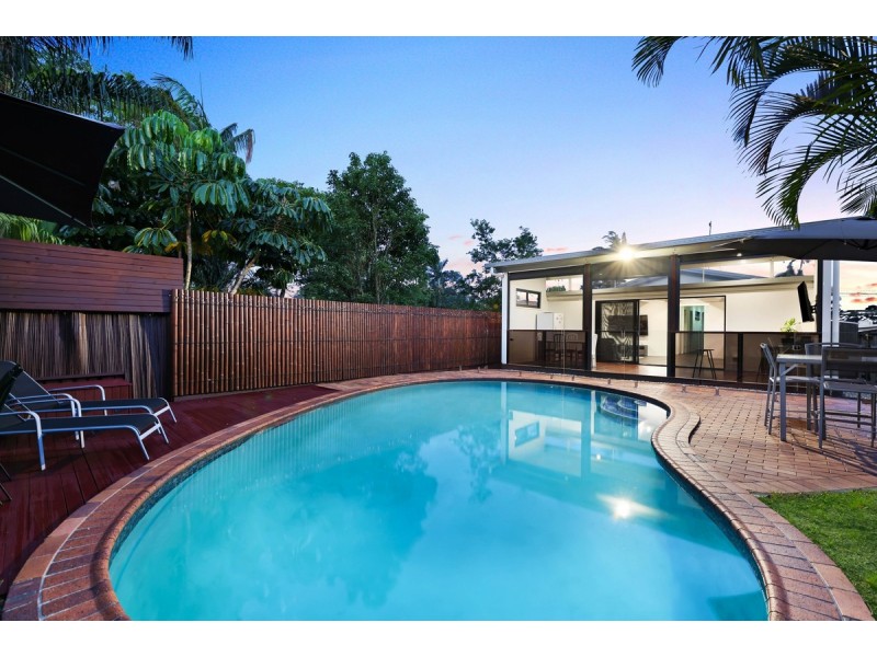 16 Sydney Street, Labrador QLD 4215