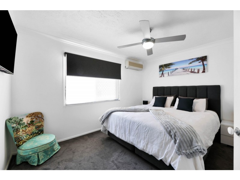 16 Sydney Street, Labrador QLD 4215