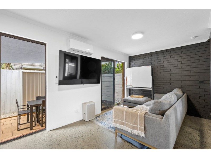 5/9 Proud Street, Labrador QLD 4215