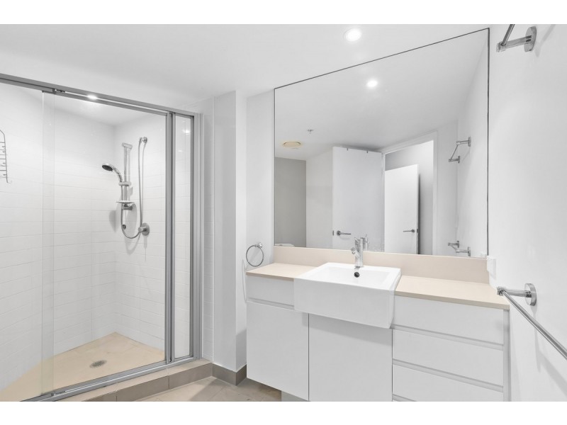 22302/5 Lawson Street, Southport QLD 4215