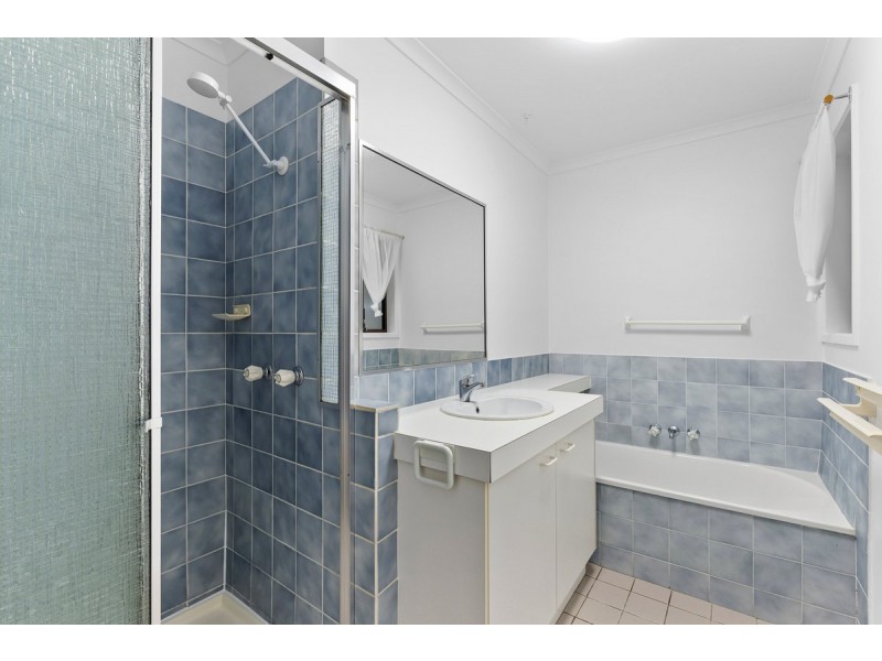 1/14 Botanical Drive, Labrador QLD 4215