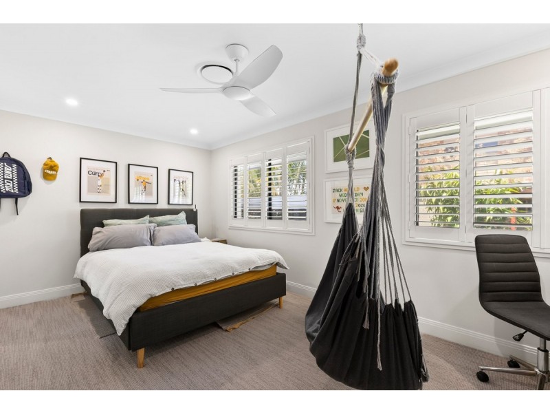 2 Dunkeith Avenue, Benowa Waters QLD 4217