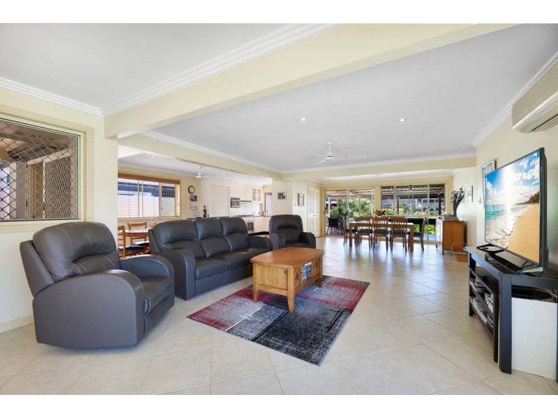 150 Monaco Street, Broadbeach Waters QLD 4218