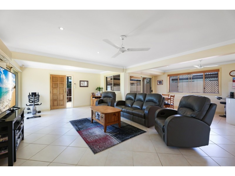 150 Monaco Street, Broadbeach Waters QLD 4218