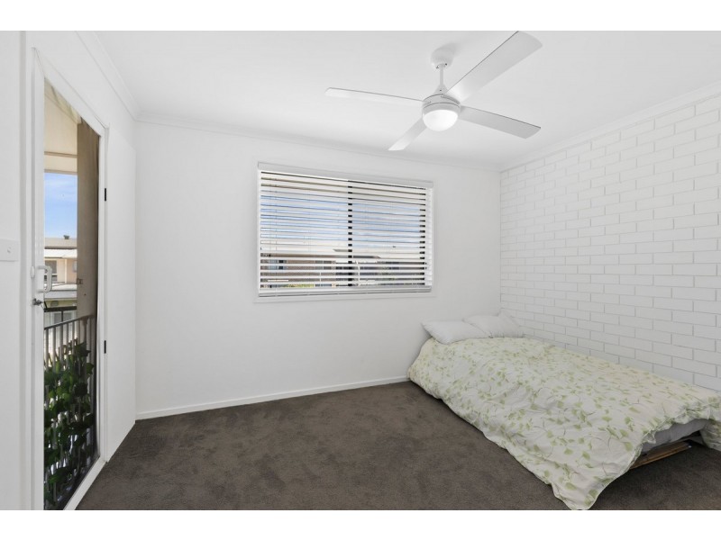 8/9 Proud Street, Labrador QLD 4215