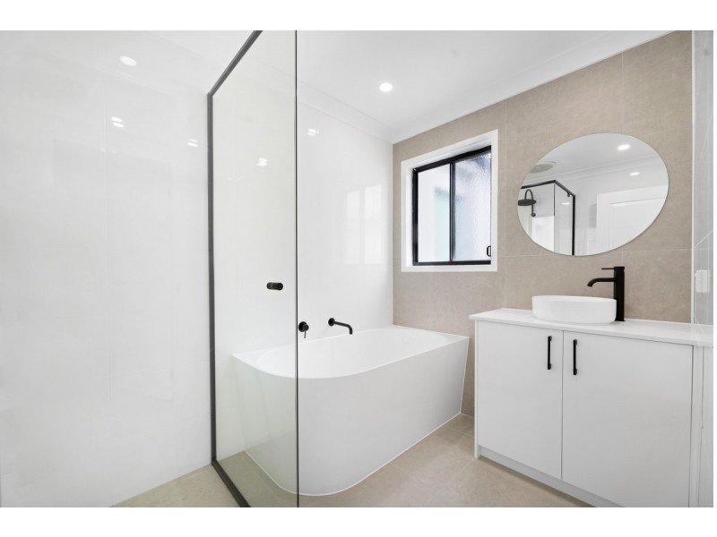 54 Tiger Drive, Arundel QLD 4214